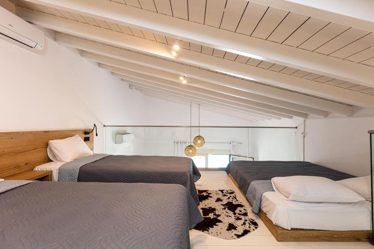 Gramvella Resort Adelianos Kampos Exteriör bild