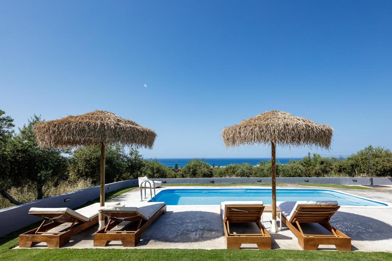 Gramvella Resort Adelianos Kampos Exteriör bild