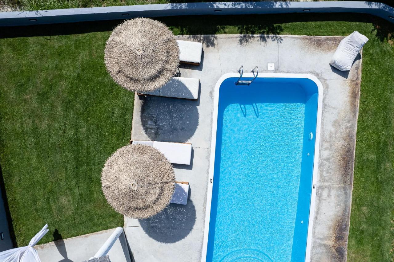 Gramvella Resort Adelianos Kampos Exteriör bild
