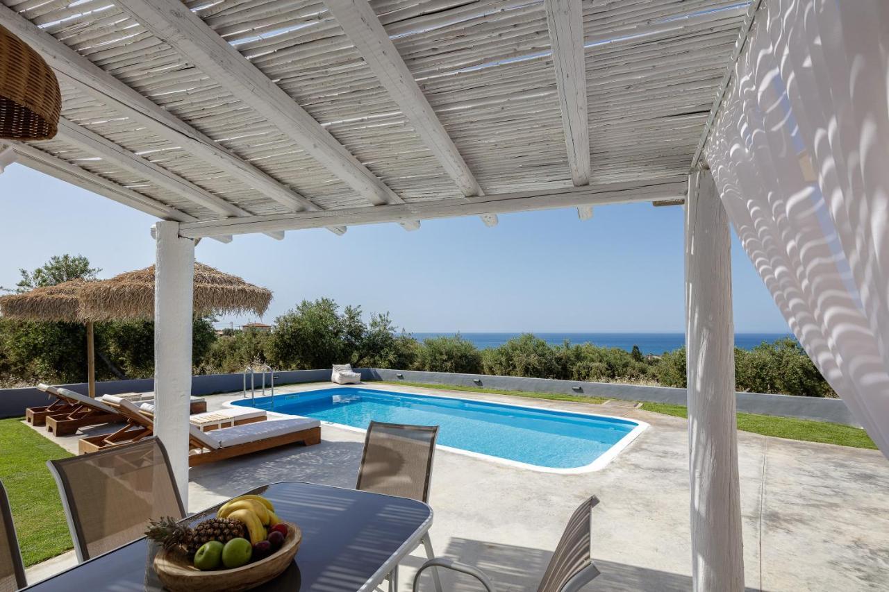 Gramvella Resort Adelianos Kampos Exteriör bild